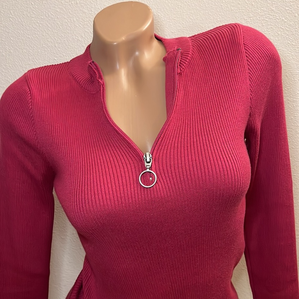 NA-KD Ribbed Sweater With Front Zipper - Picture 8 of 9